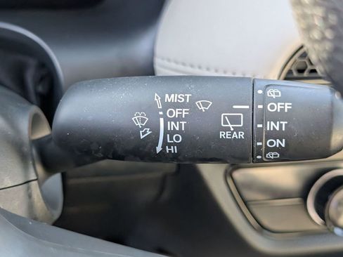 Used 2025 Honda HR-V LX image 29
