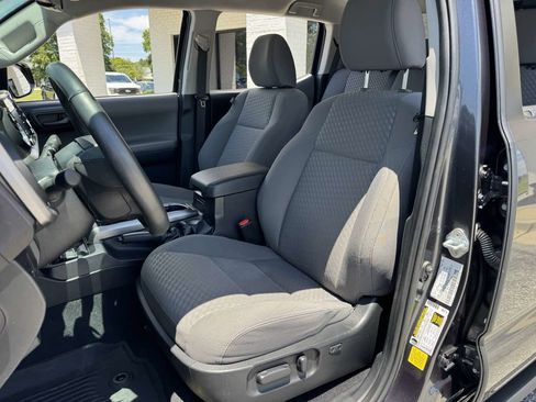 Used 2021 Toyota Tacoma SR5 RWD image 11