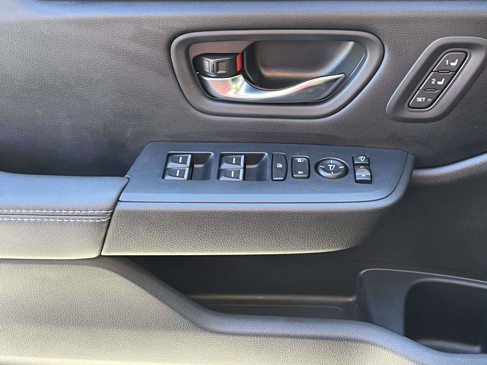 Used 2024 Honda Pilot Elite image 25