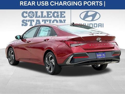 Used 2024 Hyundai Elantra SEL w/ Convenience Package FWD image 6
