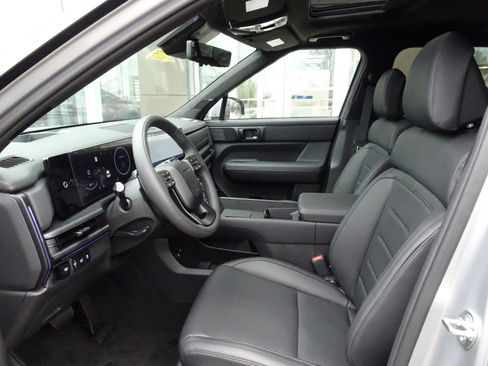 New 2025 Hyundai Santa Fe Calligraphy image 9