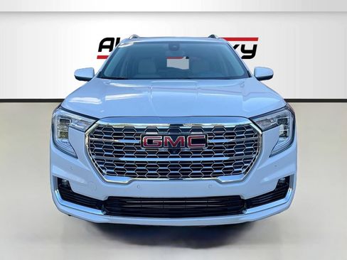 Used 2024 GMC Terrain Denali w/ Denali Premium Package AWD/4WD image 2
