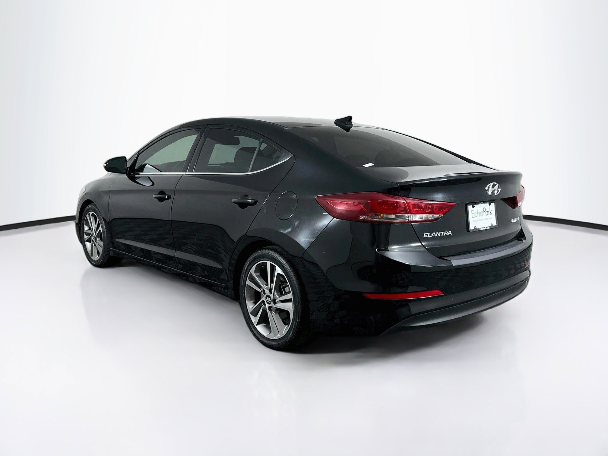 Used 2018 Hyundai Elantra Limited w/ Limited Ultimate Package 02 FWD image 5