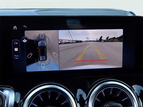 New 2026 Mercedes-Benz GLB 250 4MATIC image 44