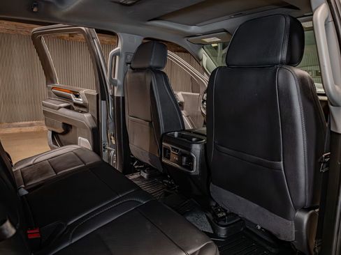 Used 2025 GMC Sierra 3500 Denali w/ Denali Reserve Package image 28