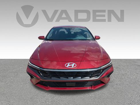 Used 2024 Hyundai Elantra SEL w/ Convenience Package FWD image 30