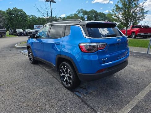 Used 2024 Jeep Compass Limited w/ Sun and Sound Group AWD/4WD image 2