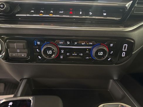 New 2025 Chevrolet Silverado 1500 LTZ w/ LTZ Premium Package image 30