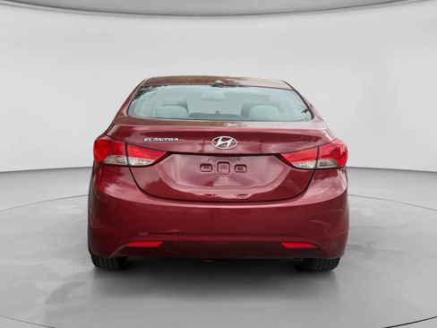 Used 2013 Hyundai Elantra GLS w/ Preferred Pkg FWD image 4
