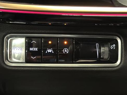 Used 2025 Buick Envision Avenir AWD/4WD image 39