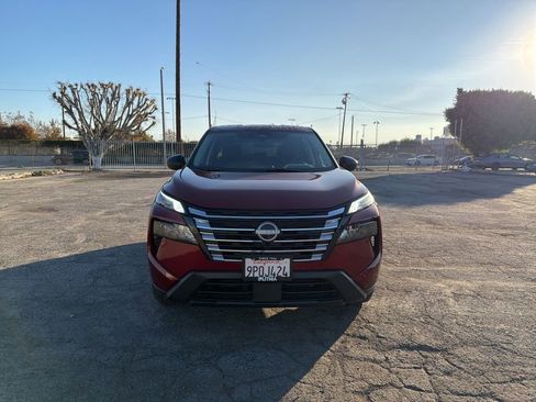 Used 2025 Nissan Rogue S image 8