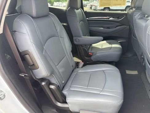 Used 2020 Buick Enclave Essence FWD image 13