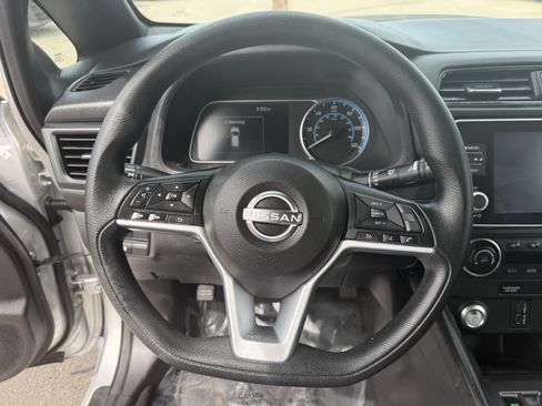 Used 2025 Nissan Leaf S FWD image 16