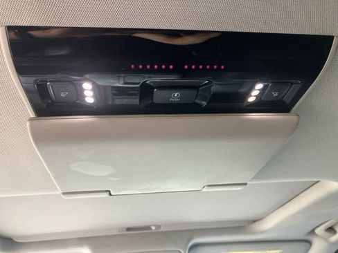 Used 2015 Chevrolet Tahoe LTZ AWD/4WD image 29