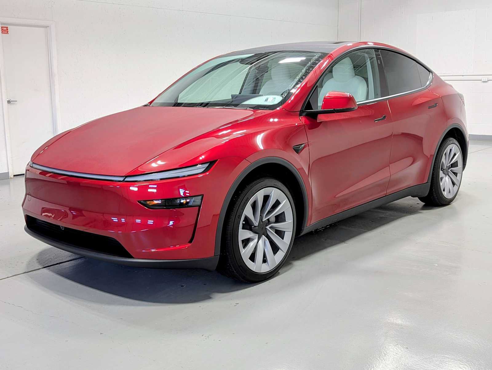 Used 2026 Tesla Model Y AWD image 1