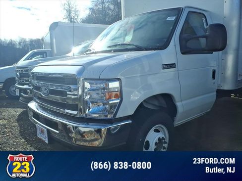 New 2026 Ford E-450 and Econoline 450 Super Duty w/ Power Equipment Group RWD image 2
