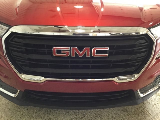 Used 2024 GMC Terrain SLE w/ Driver Convenience Package FWD image 18