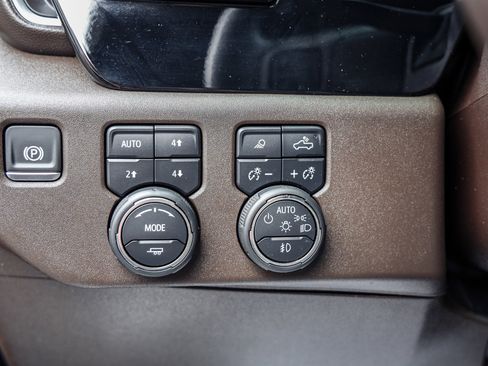 Used 2024 Chevrolet Silverado 3500 LTZ w/ LTZ Plus Package image 22