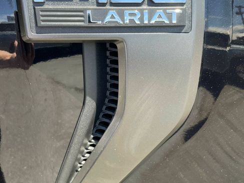Used 2022 Ford F150 Lariat AWD/4WD image 9