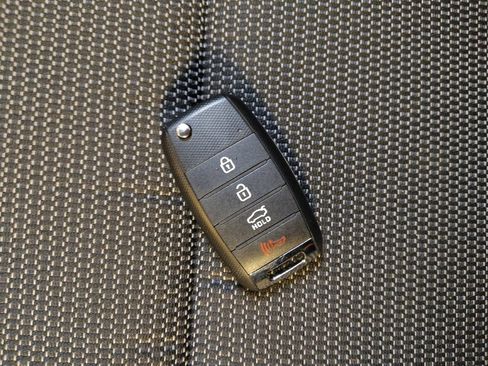 Used 2017 Kia Forte LX FWD image 32