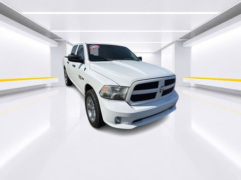 Used 2015 RAM 1500 Express AWD/4WD image 2