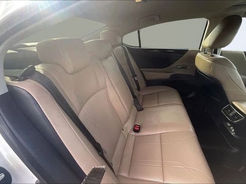 Used 2019 Lexus ES 300h w/ Accessory Package 2 image 26