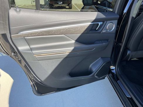 Used 2025 Buick Enclave Avenir w/ Trailering Package, 5000 lbs. image 18