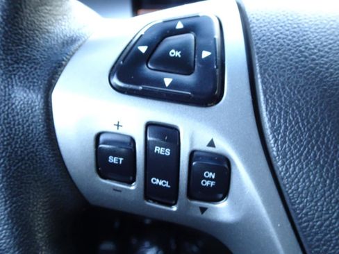 Used 2016 Ford Taurus SEL w/ Equipment Group 201A image 17