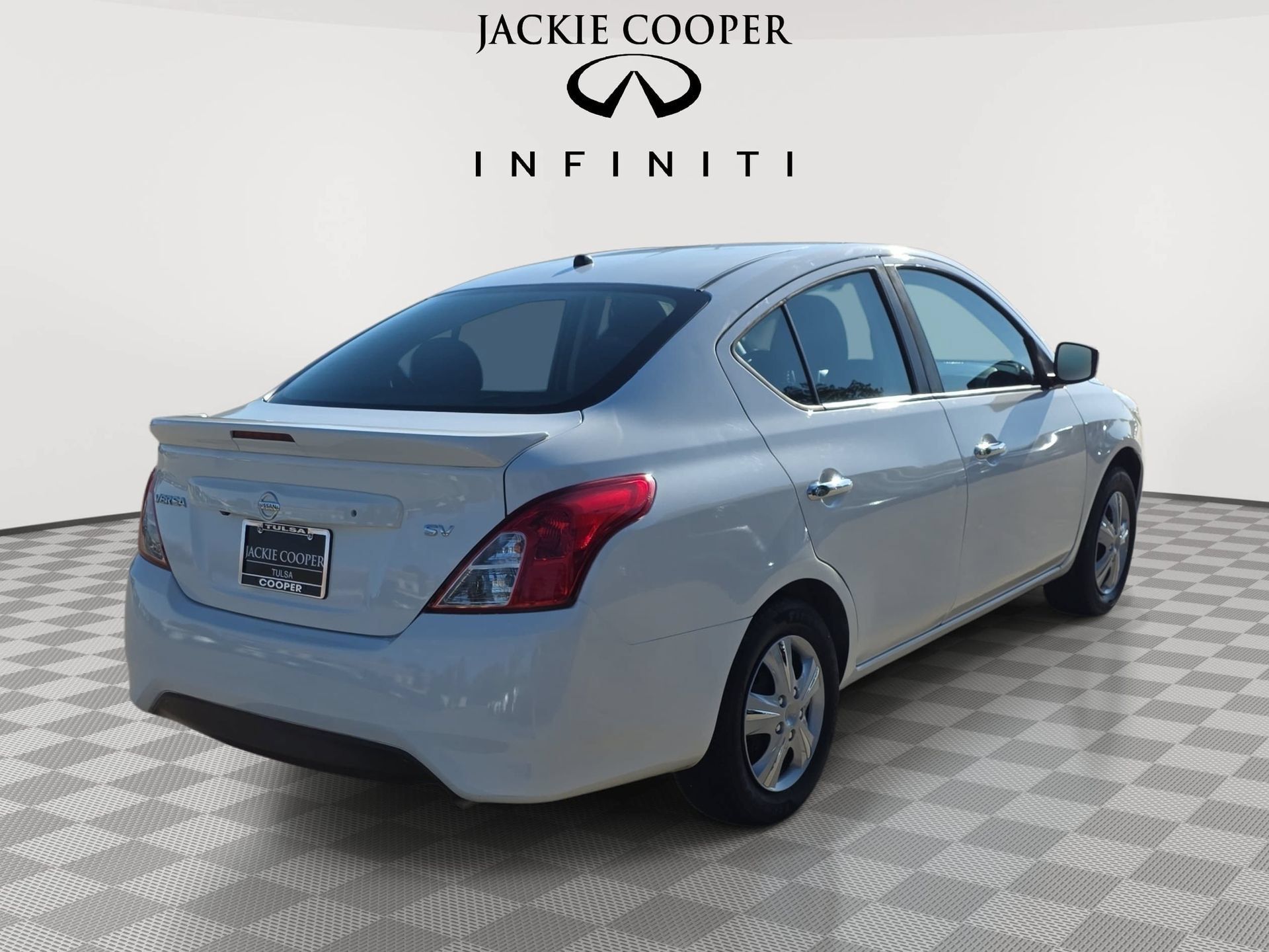 Used 2019 Nissan Versa SV FWD image 5