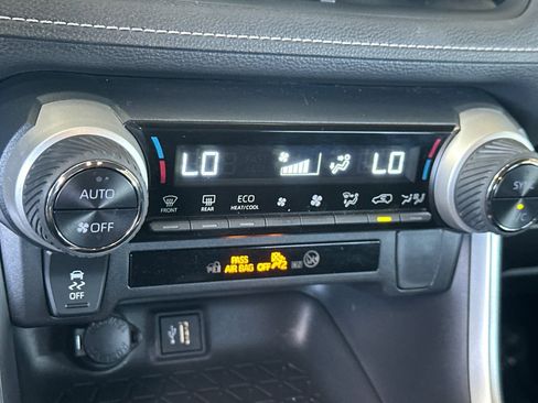 Certified 2025 Toyota RAV4 LE image 25