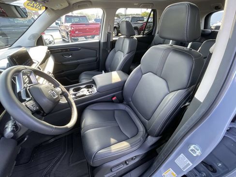 Used 2025 Honda Pilot Touring image 19
