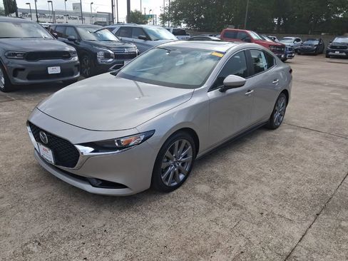 Used 2025 MAZDA MAZDA3 s FWD image 1