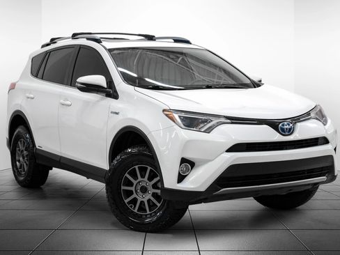 Used 2017 Toyota RAV4 XLE w/ All Weather Liner Package AWD/4WD image 7