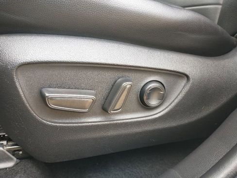 Used 2020 Toyota Highlander XLE image 36