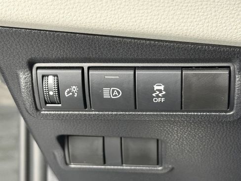Used 2026 Toyota Corolla Cross L FWD image 28