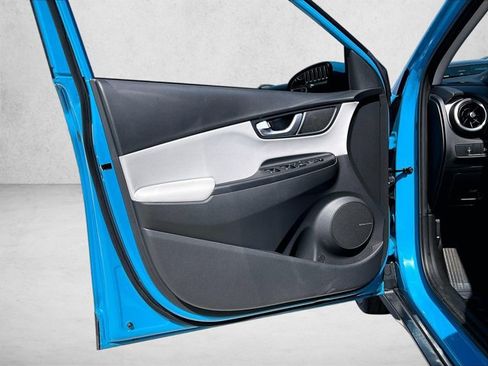 Used 2022 Hyundai Kona Limited FWD image 18