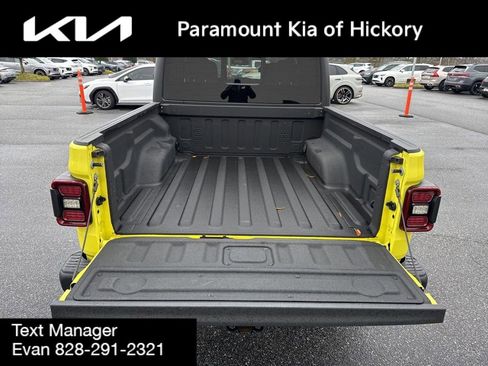 Used 2024 Jeep Gladiator Mojave w/ Technology Group image 11