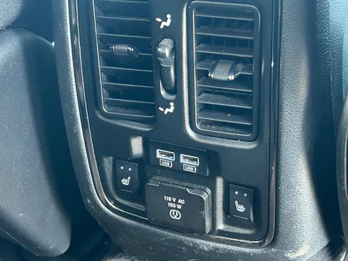 Used 2018 Dodge Durango GT AWD/4WD image 34