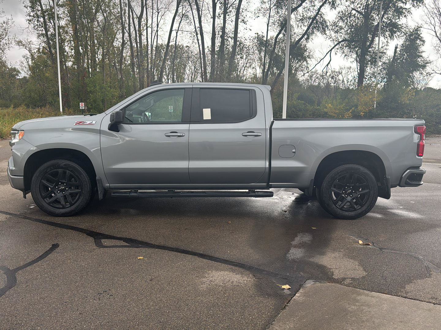 Used 2024 Chevrolet Silverado 1500 RST AWD/4WD image 2