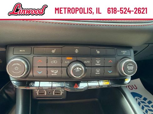 Used 2025 Dodge Durango GT AWD/4WD image 23