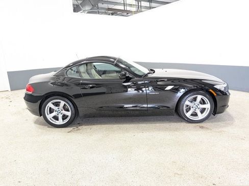 Used 2009 BMW Z4 sDrive30i RWD image 2