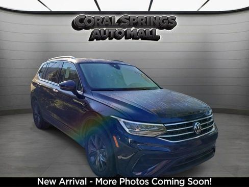 Used 2023 Volkswagen Tiguan SE image 3