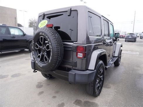 Used 2018 Jeep Wrangler Unlimited Sahara image 12