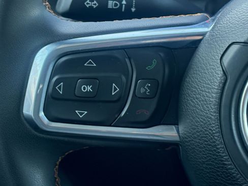 Used 2023 Jeep Gladiator Overland image 17