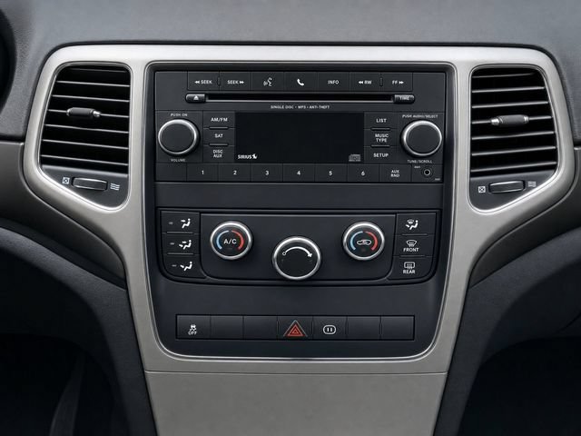 Used 2012 Jeep Grand Cherokee Laredo w/ Laredo E Group AWD/4WD image 25