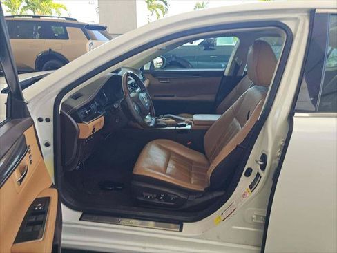 Used 2018 Lexus ES 350 w/ Luxury Package w/Wood Trim FWD image 9