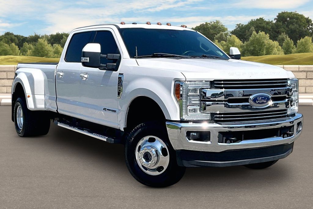 Used 2018 Ford F350 Lariat w/ Lariat Ultimate Package AWD/4WD image 2