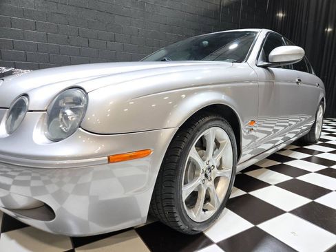 Used 2005 Jaguar S-TYPE R RWD image 13