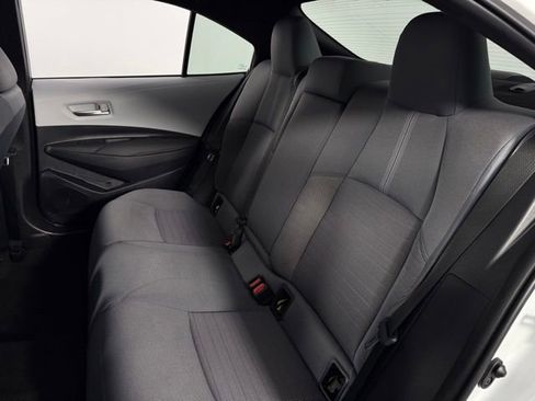 Used 2025 Toyota Corolla SE image 16