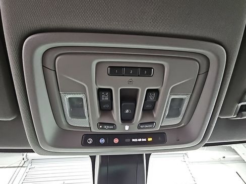 Used 2020 GMC Sierra 2500 Denali w/ Denali Ultimate Package image 25